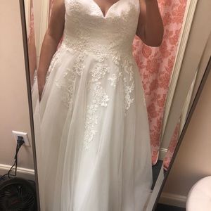 Plus size Wedding dress